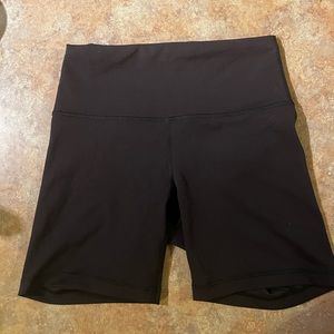 Size 8 lulu shorts - only worn for an hour. Didn’t like the fit!